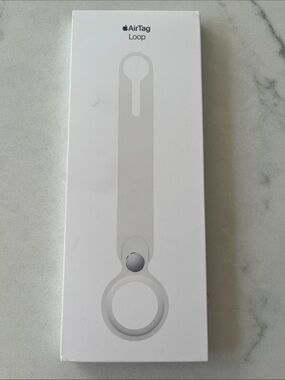 Apple AirTag Loop – White Silicone Accessory